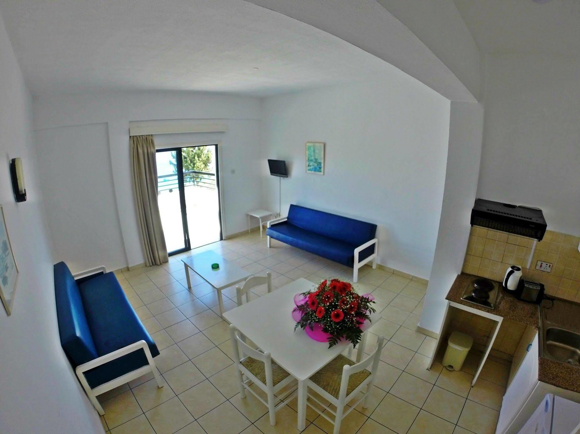 Konnos Bay Hotel Apartments Протарас Экстерьер фото