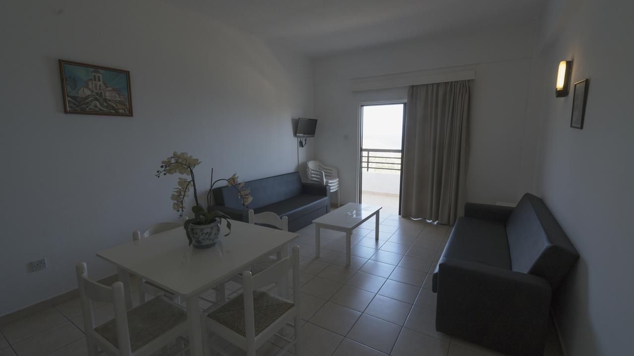 Konnos Bay Hotel Apartments Протарас Экстерьер фото